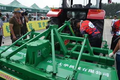 【大華寶來】2014中國(guó)農機手大賽唯一指定農機具品牌參加首站山東東部分賽